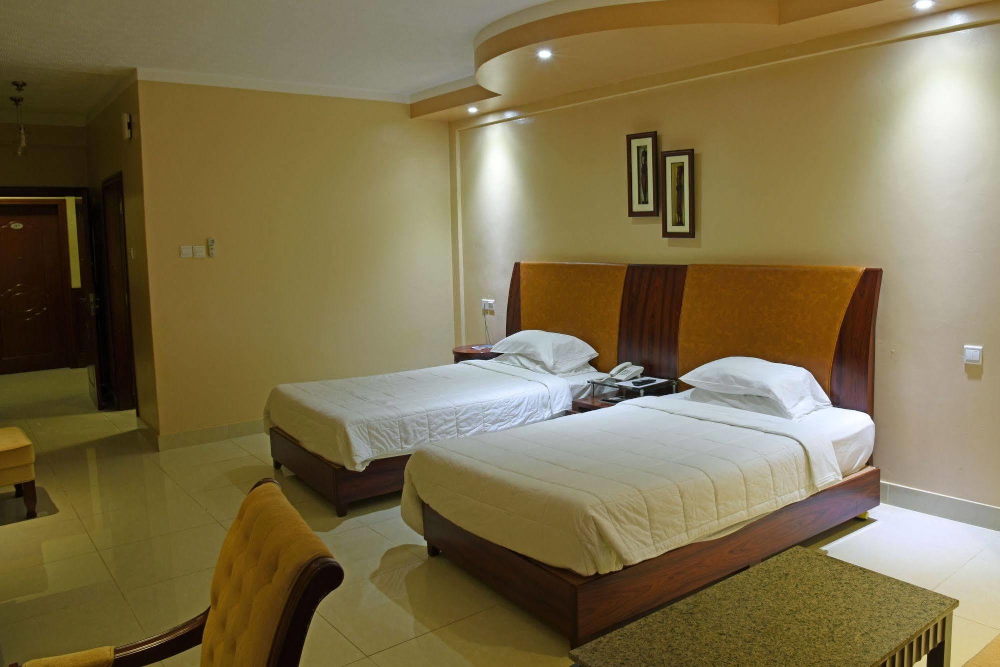 אנטבה Imperial Golf View Hotel מראה חיצוני תמונה